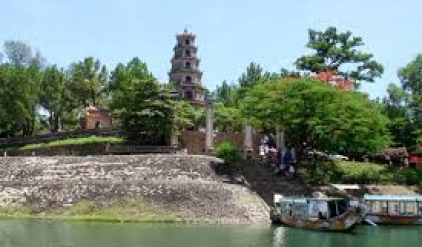 Half day boat trip in Hue